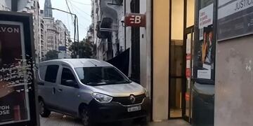 Un hombre murió después de chocar su auto producto de un paro cardíaco.