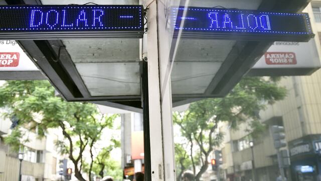 Cotización de la moneda extranjera. Dólar blue. Casas de cambio. City cordobesa. (Ramiro Pereyra)