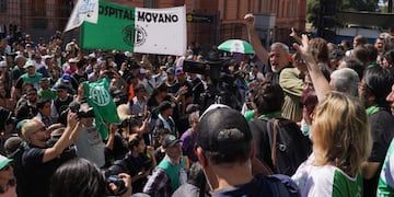 Gremios estatales y de transporte enfrentan a Milei y escalonan 72 horas de medidas de fuerza.