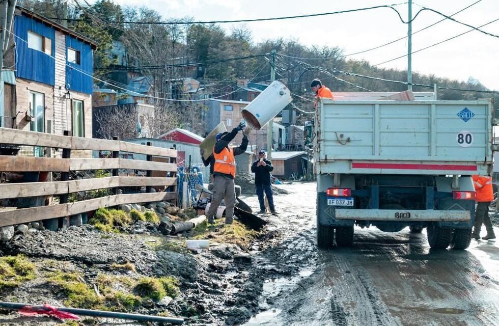 Ushuaia: realizaron jornada de limpieza en los barrios Obrero y Escondido