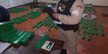 Secuestran millonario cargamento de marihuana en San Javier.