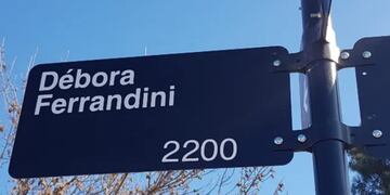 Una de las calles que fue renombrada en el barrio Santa Lucía.