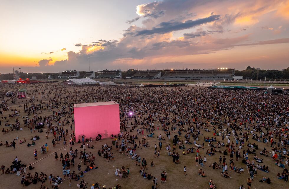 Lollapalooza Argentina 2024 confirmó los horarios: día por día, qué artistas tocan en cada escenario