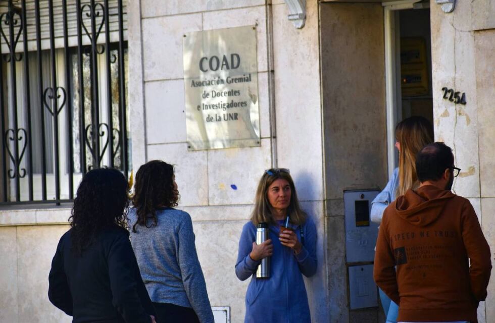 Coad amenaza con impulsar paro en la UNR si no se reabre la paritaria