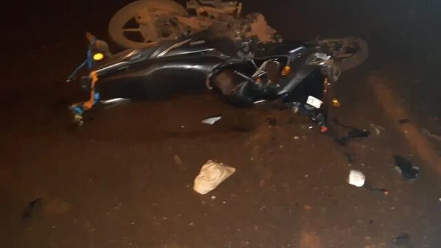 Accidente de tránsito en Oberá: un motociclista resultó herido tras un choque con un auto.