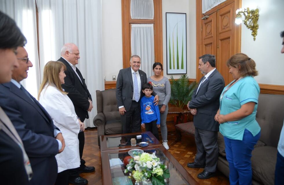 Ricardito, el niño catamarqueño salvado en Tucumán fue recibido por Jaldo