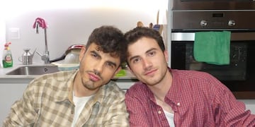 Santi Talledo junto a su novio Toni Gelabert.
