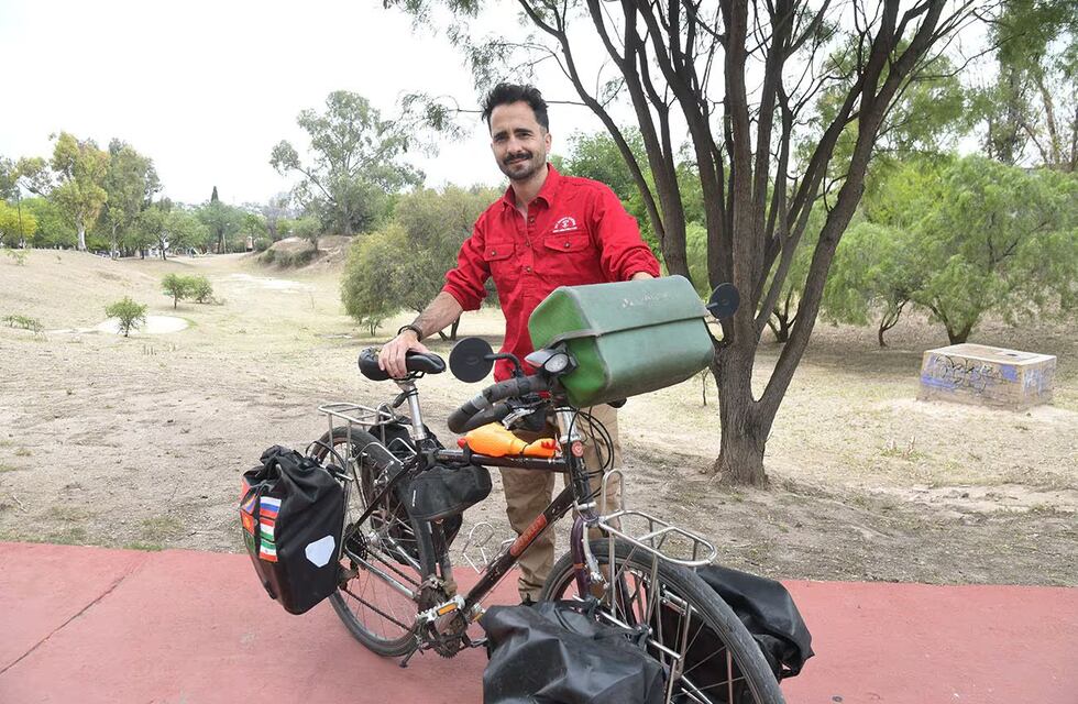 Dolor en Córdoba: murió Juan Betolli, el fotógrafo que recorría África y contaba historias