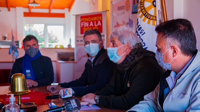 Autoridades del Rotary Club La Falda y del municipio de dicha localidad, anunciaron la construcción de dos consultorios en el barrio Los Hornos.