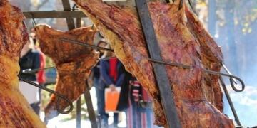 Asado: una resolución sobre la venta en trozos de carne a minoristas, que deja sin efecto la media res vacuna, alertó a los sanjuaninos sobe la posible perdida del corte más preciado en la provincia.