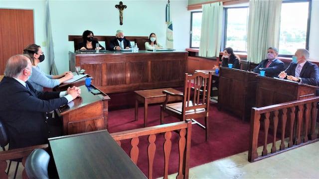 El Tribunal en lo Criminal nº 1 de Jujuy condenó a prisión a una mujer por promoción y facilitación de la prostitución y a dos hombres por abuso sexual. Las víctimas son niñas de 12 y 14 años de edad.