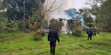 Montecarlo: vivienda se incendió por una vela prendida a San Cayetano.