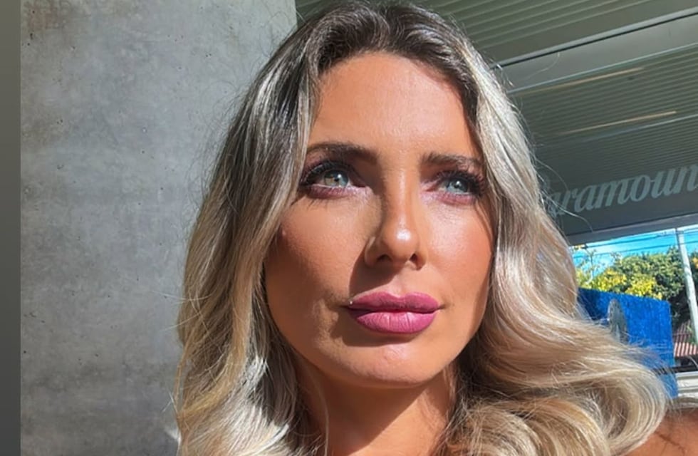 Desde la playa, Tamara Bella arrasó con una bikini mega diminuta y dejó ver sus tatuajes más ocultos