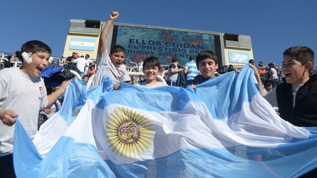 Los estudiantes de Mendoza que portan la bandera nacional y bandera provincial ya pueden retirar las entradas para ver a os Pumas y el Mendoza Premier Pádel