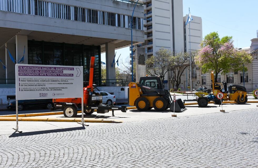 Exhiben vehículos y maquinarias compradas por la Municipalidad de Rafaela