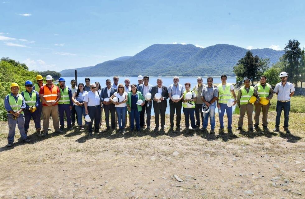 Jaldo encabezó el acto del inicio de obras de reparación de la presa lateral N° 3 de dique “El Cadillal”