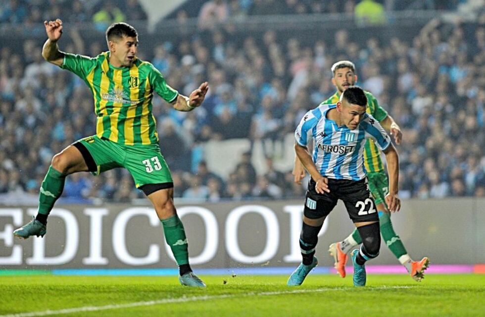 Racing: doblete de Carlos Alcaraz ante Aldosivi en los cuartos de final de la Copa LPF