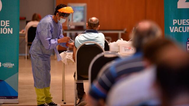 El plan del Gobierno porteño para vacunar a los adultos mayores. (Foto: Ramiro Pereyra)
