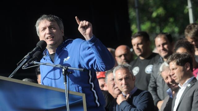 Máximo Kirchner pronunció un discurso crítico, acompañado por el moyanismo, las CTA, La Cámpora y otros grupos kirchneristas. Foto: Clarín.