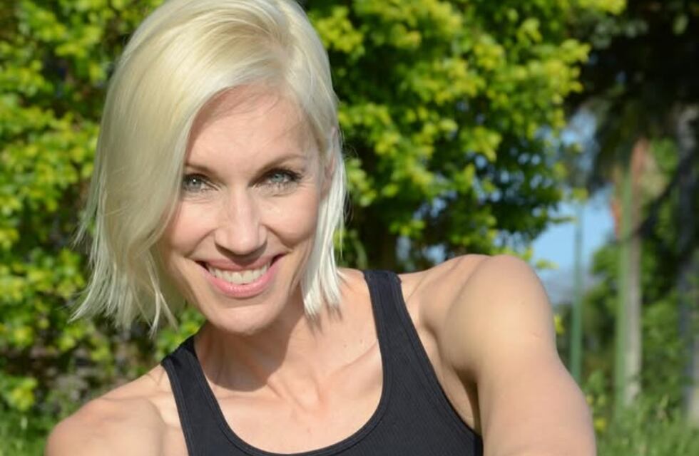 Tras su escandalosa separación, Ingrid Grudke se animó a un minivestido veraniego y conquistó a sus fans