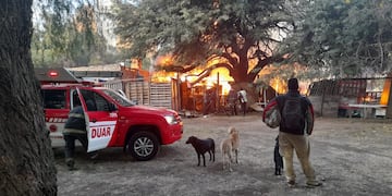 Feroz incendio en el asentamiento La Tablita, en Córdoba.