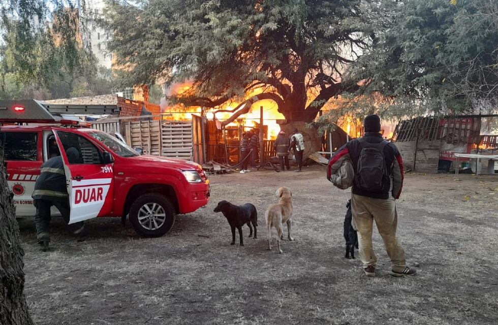Córdoba: un tremendo incendio consumió gran parte del asentamiento La Tablita