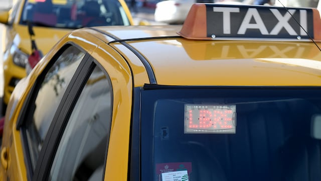 Córdoba: aumentan un 40% taxis y remises. (Ramiro Pereyra / La Voz)