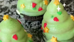 Cómo hacer unos arbolitos de Navidad de dulce de leche: la receta ideal para la mesa dulce de estas Fiestas