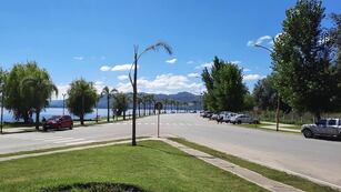Carlos Paz paisaje soleado.
