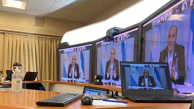 Manzur participó en la videoconferencia con el presidente por el aumento de casos de coronavirus.