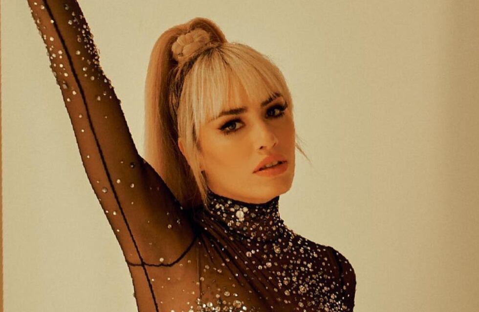 Lali Espósito cambió de look y lo mostró al borde de la censura