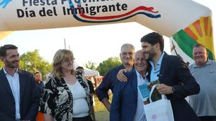El gobernador Maximiliano Pullaro estuvo en la 17° Fiesta del Inmigrante, en Estación Clucellas