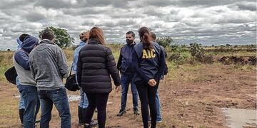 La Policía retomó el operativo de búsqueda este lunes hasta que dieron con los restos del muchacho. (@gmalfaro)