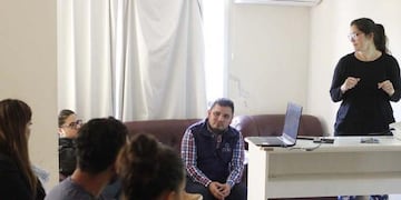 Capacitan a personal de Comunicación de Salud en estrategias contra el Dengue.