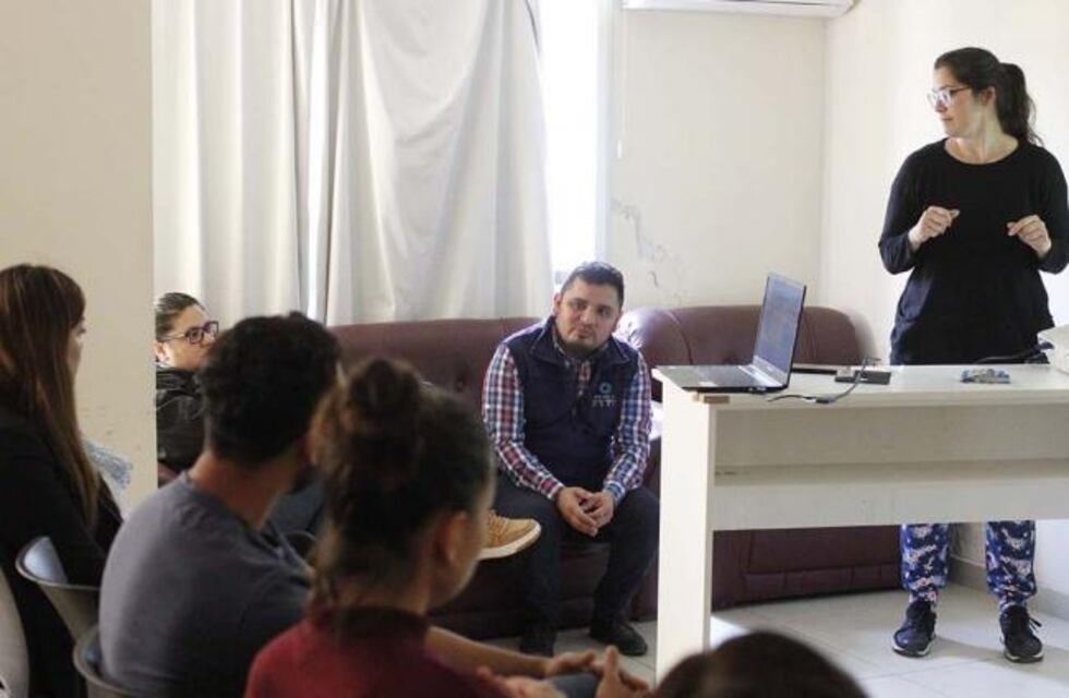 Lucha contra el Dengue: capacitan a trabajadores de Comunicación de Salud