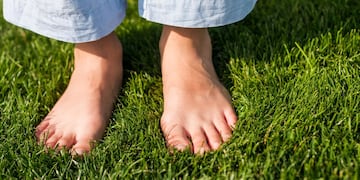 Qué es grounding y qué beneficios tiene en la salud.
