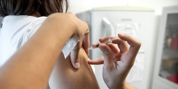 Inicia la vacunación para embarazadas contra el virus Sincicial Respiratorio.