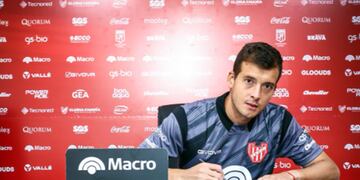 El arquero Joaquín Papaleo formalizó su llegada a Instituto (Foto: Prensa IACC).