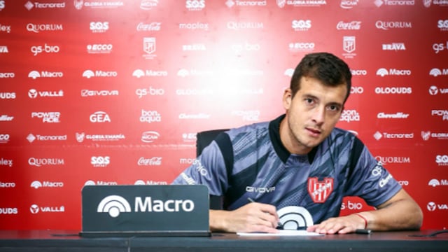 El arquero Joaquín Papaleo formalizó su llegada a Instituto (Foto: Prensa IACC).