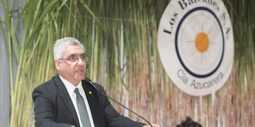 El ministro de Economía reafirmó el respaldo del Gobierno al sector azucarero, ante el avance de las importaciones.