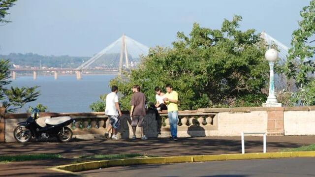 Continúa internado el menor que cayó del mirador del Parque Paraguayo en Posadas.