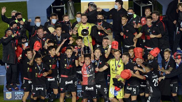 Colón de Santa Fe festejando la obtención de la Copa de la Liga Profesional de Fútbol.