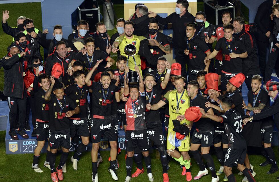 Colón podrá sumar otra estrella si le gana a Boca una final a fin de año