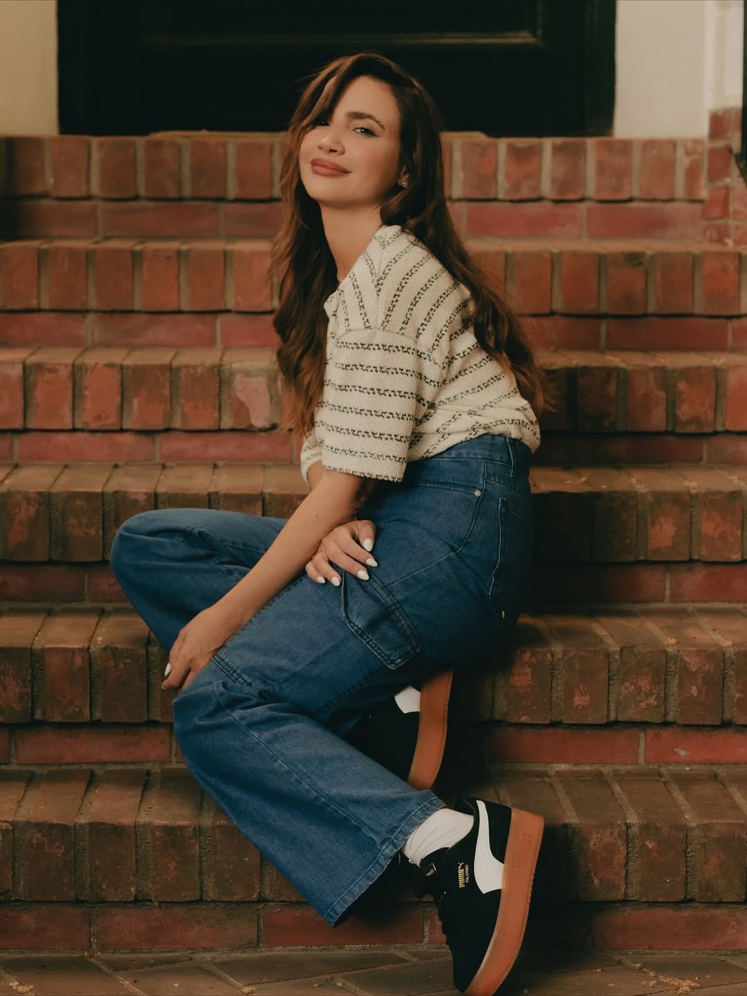 Jean y remera clásica: Celeste Cid demostró ser una reina fashionista luciendo el look tendencia del verano