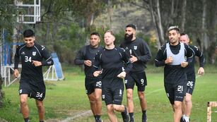 Gimnasia y Esgrima de Jujuy sumó seis partidos consecutivos sin perder y se mantiene en la punta de la Primera Nacional. Ahora se prepara para enfrentar a su escolta Chacarita Juniors, en Buenos Aires.
