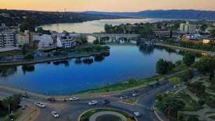 Paisaje, desde lo alto, en pleno centro de Villa Carlos Paz.