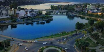Paisaje, desde lo alto, en pleno centro de Villa Carlos Paz.
