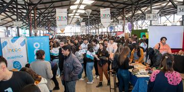 La ExpoCarreras abre un abanico de posibilidades académicas para jóvenes estudiantes.