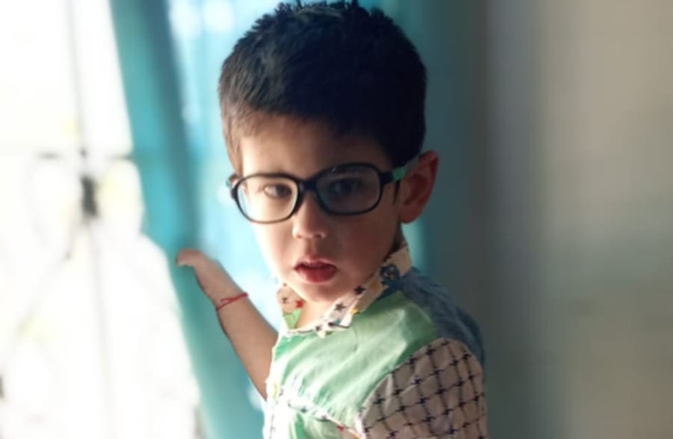 Un pequeño puntaltense debe llegar al Hospital Garrahan y venden rifas para ayudarlo