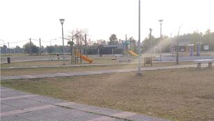 Así quedaron los espacios públicos tras los festejos de los jóvenes